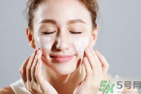 晚上怎么保養(yǎng)皮膚？晚上保養(yǎng)皮膚的方法