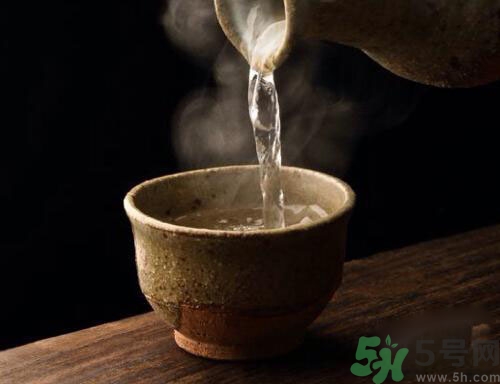 喝酒前吃什么不容易醉酒？喝酒前吃什么不容易醉？