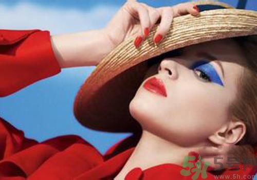 皮膚黑適合什么顏色的口紅？不同膚色怎么挑選口紅？