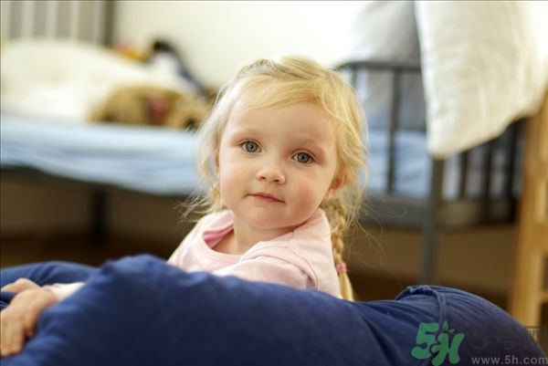 為什么男生喜歡揪女生辮子？男生揪女生頭發(fā)是什么意思？