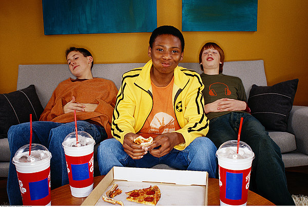 吃涼的胃疼是怎么回事？吃冷的肚子疼怎么辦？