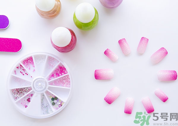 指甲油會過期嗎？指甲油過期是什么樣的？