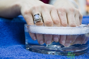 指甲油為什么容易掉？指甲油怎么涂不容易掉？