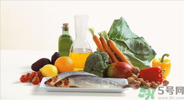 發(fā)燒能吃水蜜桃嗎？發(fā)燒吃水蜜桃好嗎？