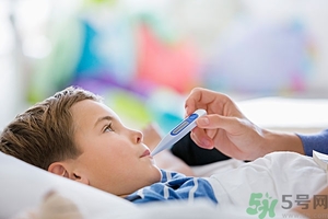 發(fā)燒能吃水蜜桃嗎？發(fā)燒吃水蜜桃好嗎？