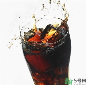 可樂第二天還可以喝嗎？隔夜的碳酸飲料可以喝嗎？