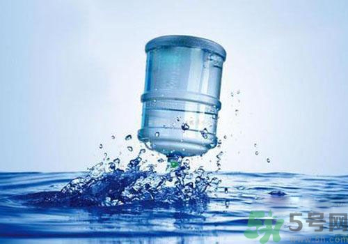 純凈水的保質(zhì)期是多久？純凈水過期了還能喝嗎？