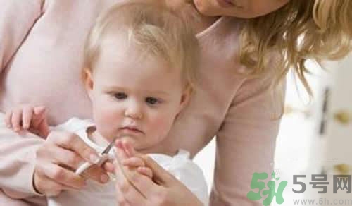 小孩指甲軟是怎么回事？小孩指甲軟怎么辦？