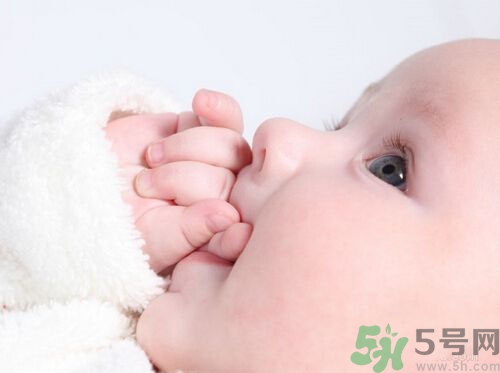 寶寶可以剪指甲嗎？寶寶多大可以剪指甲？