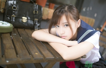 15歲月經(jīng)推遲二個月正常嗎？15歲兩個月沒來月經(jīng)是怎么回事？