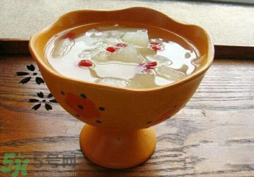 冰糖雪梨的熱量是多少？喝冰糖雪梨會(huì)胖嗎？