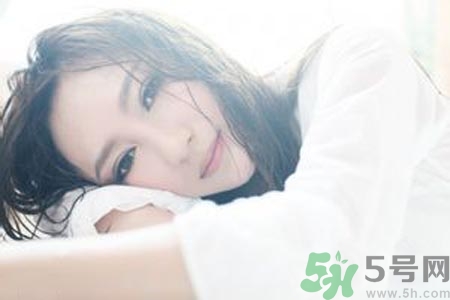 乳暈大是什么原因？乳暈大正常嗎？