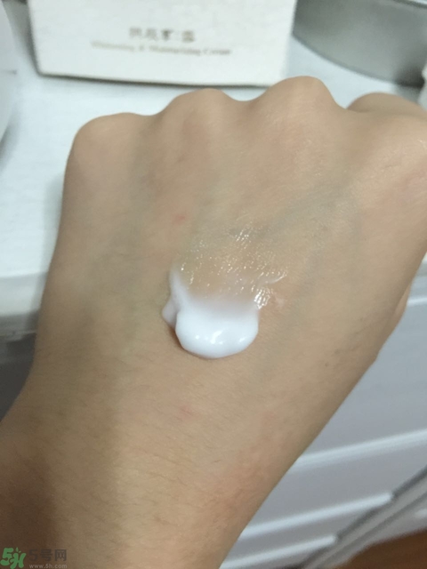 whoo后美白膏真假辨別對比圖 whoo后美白膏真假辨別對比圖