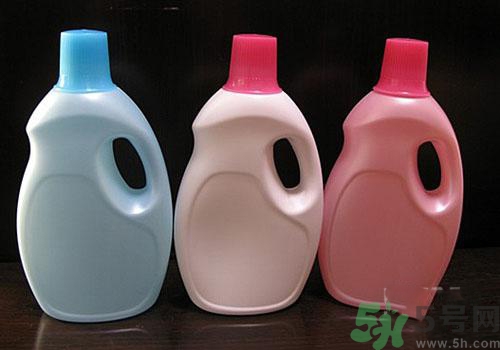 洗衣粉和洗衣液哪個(gè)好？洗衣粉和洗衣液哪個(gè)更傷手？