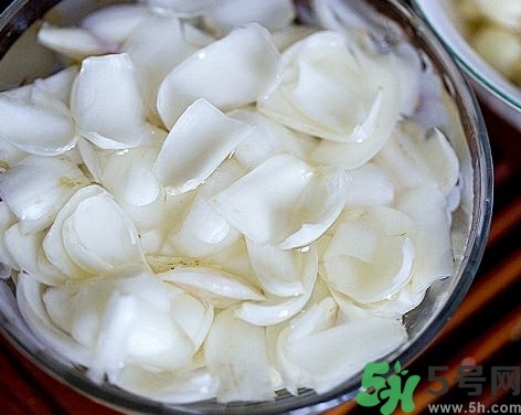 鮮百合吃多了會中毒嗎?鮮百合的吃法禁忌 鮮百合吃多了會中毒嗎?鮮百合的吃法禁忌