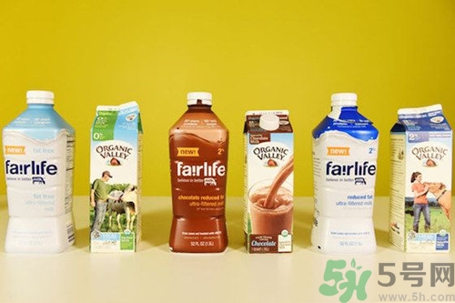 可樂(lè)和牛奶能一起喝嗎?可樂(lè)和牛奶會(huì)發(fā)生什么反應(yīng) 可樂(lè)和牛奶能一起喝嗎?可樂(lè)和牛奶會(huì)發(fā)生什么反應(yīng)