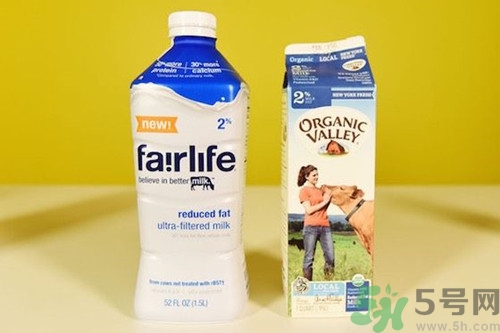 可樂(lè)和牛奶能一起喝嗎?可樂(lè)和牛奶會(huì)發(fā)生什么反應(yīng) 可樂(lè)和牛奶能一起喝嗎?可樂(lè)和牛奶會(huì)發(fā)生什么反應(yīng)