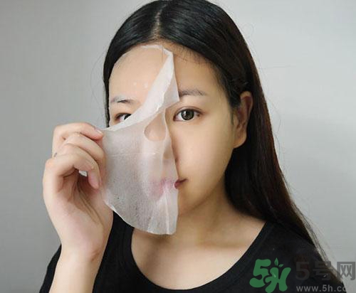 敷面膜前要用爽膚水嗎？敷面膜前要不要用爽膚水？