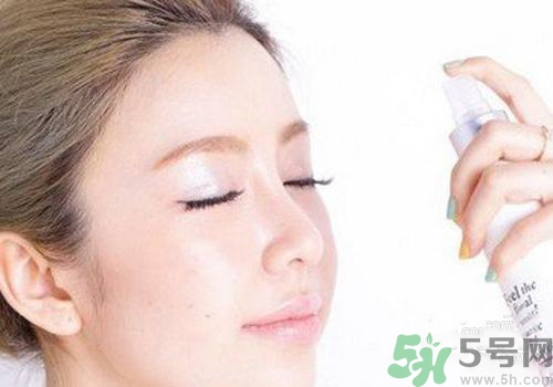 保濕噴霧怎么用？保濕噴霧的正確使用方法