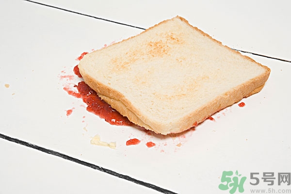 掉地上3秒東西能吃嗎？掉地上東西要不要撿起來吃？