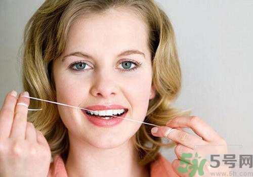 牙線多久用一次？牙線可以重復使用嗎？