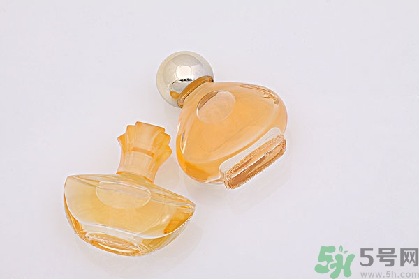 香水能掩蓋狐臭嗎？香水可以除狐臭嗎？