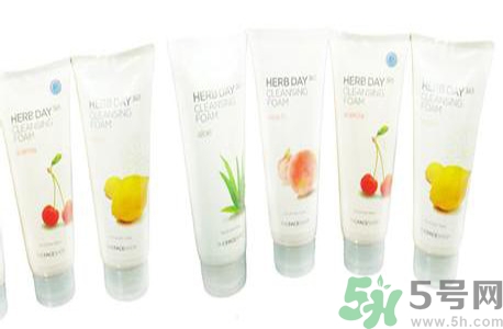 悅詩風吟和菲詩小鋪哪個好？悅詩風吟和菲詩小鋪哪個更好用？