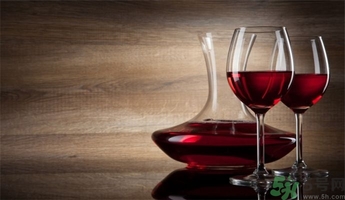 喝紅酒為什么要加雪碧?紅酒加雪碧好不好 喝紅酒為什么要加雪碧?紅酒加雪碧好不好