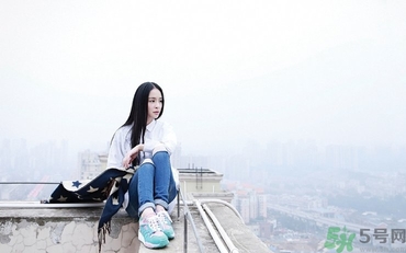 15歲女生白帶多正常嗎？15歲女生白帶異常怎么辦？