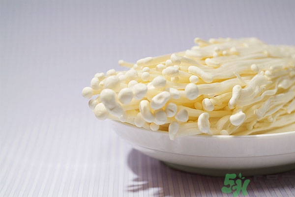 金針菇發(fā)霉了能吃嗎？金針菇長白毛還能吃嗎？