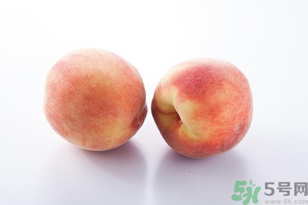 變軟的桃子能吃嗎？桃子軟了還能吃嗎？