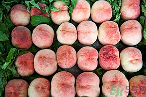 變軟的桃子能吃嗎？桃子軟了還能吃嗎？