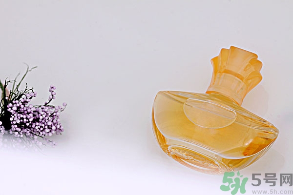 香水能掩蓋狐臭嗎？香水可以除狐臭嗎？