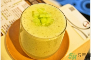 香瓜里面有紅點能吃嗎？香瓜瓤里面有紅點還能吃嗎？