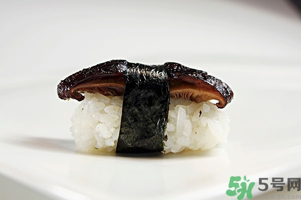 紫菜會發(fā)霉嗎？吃紫菜有什么好處和壞處？