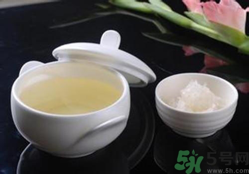 燕窩是燕子的窩嗎？燕窩是什么東西？