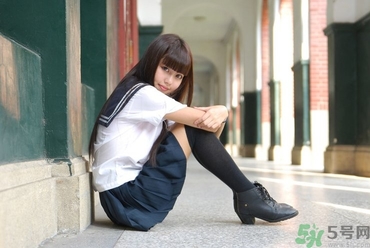 13歲來月經(jīng)正常嗎？13歲大便出血是怎么回事？