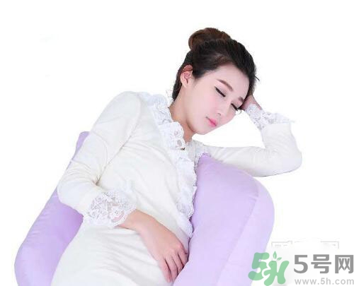 側(cè)睡流口水是怎么回事？側(cè)著身子睡流口水怎么辦？