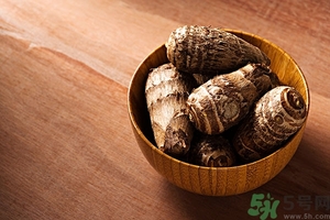 芋頭怎么去皮手不癢呢？怎么去芋頭的皮？