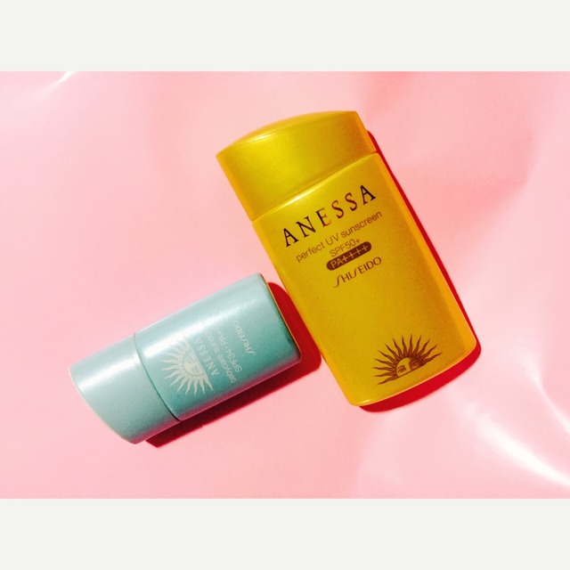 安耐曬金瓶可以涂臉上嗎？安耐曬金瓶需要卸妝嗎？