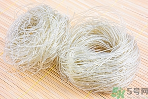 米線和米粉有什么區(qū)別？米粉要泡多久才能炒？