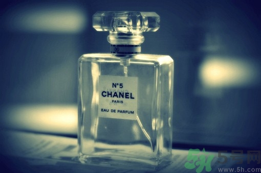 香水可以帶上飛機(jī)嗎?香水可以托運(yùn)嗎 香水可以帶上飛機(jī)嗎?香水可以托運(yùn)嗎