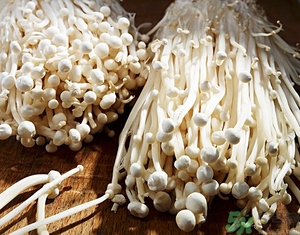 致癌金針菇怎么鑒別？如何選購(gòu)金針菇？