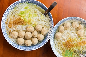 米線和米粉有什么區(qū)別？米粉要泡多久才能炒？