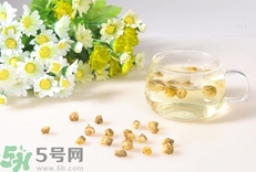 菊花茶泡了為什么會(huì)變綠?菊花茶變綠怎么回事