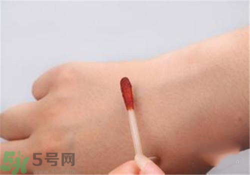 碘伏和碘酒哪個好？碘伏和碘酒有什么區(qū)別？