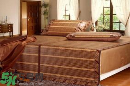 夏天睡涼席好嗎？夏天睡涼席好不好？