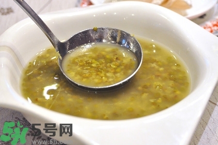夏天喝綠豆湯好嗎？夏天喝綠豆湯好不好？
