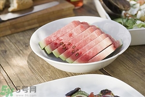 如何辨別西瓜生熟？怎么看西瓜熟不熟？