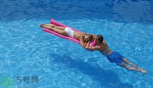 游泳曬傷了怎么辦？游泳曬傷如何處理？